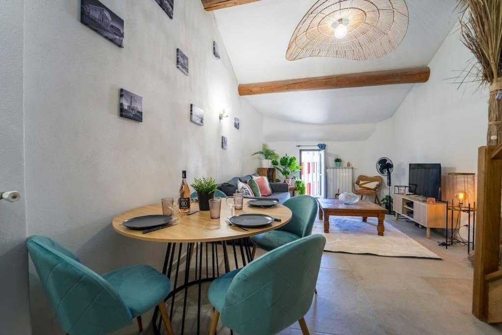Charmant T2 Proche Place Aux Herbes Uzès Dış mekan fotoğraf